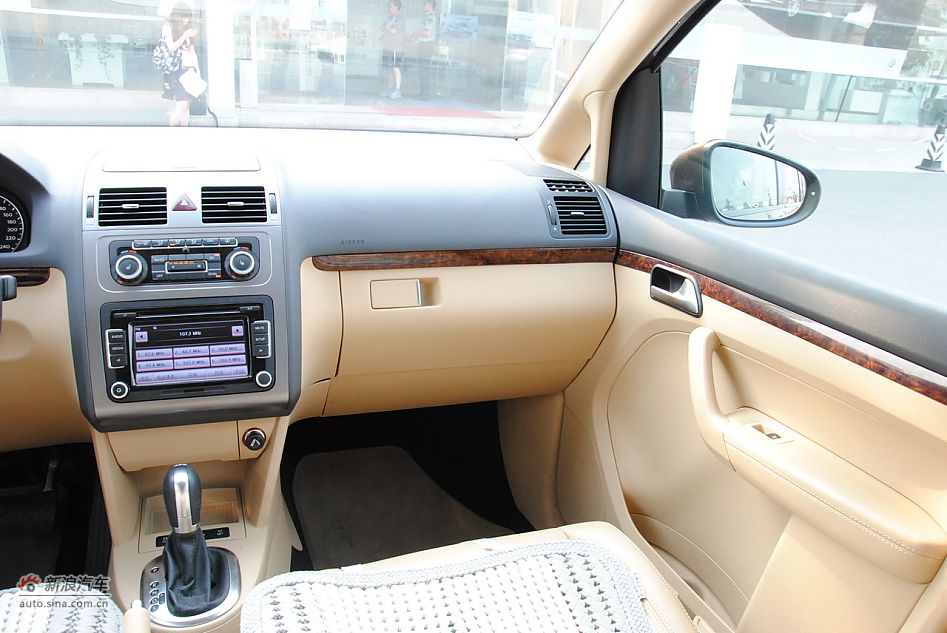 2011款大众途安1.4TSI自动智臻版