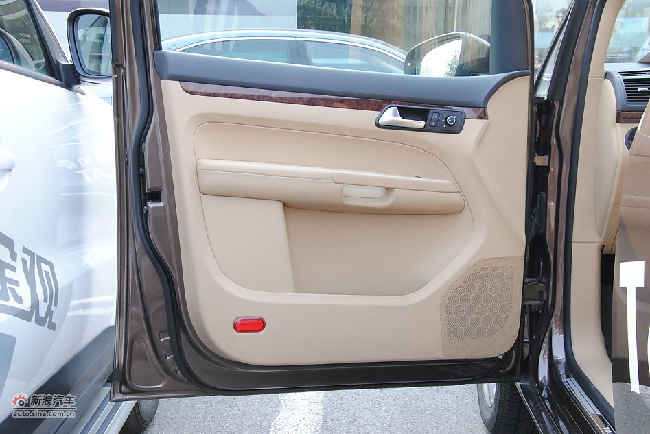 2011款大众途安1.4TSI自动智臻版