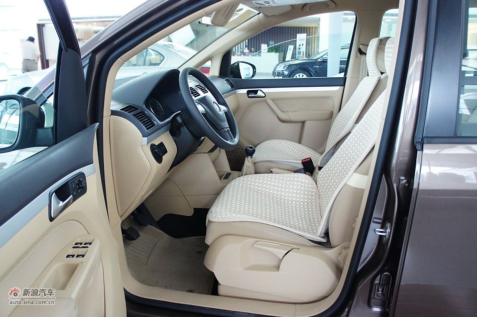 2011款大众途安1.4TSI手动智尚版