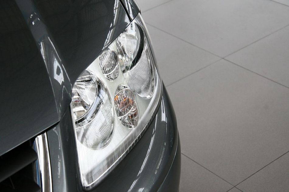 上海大众途安前大灯