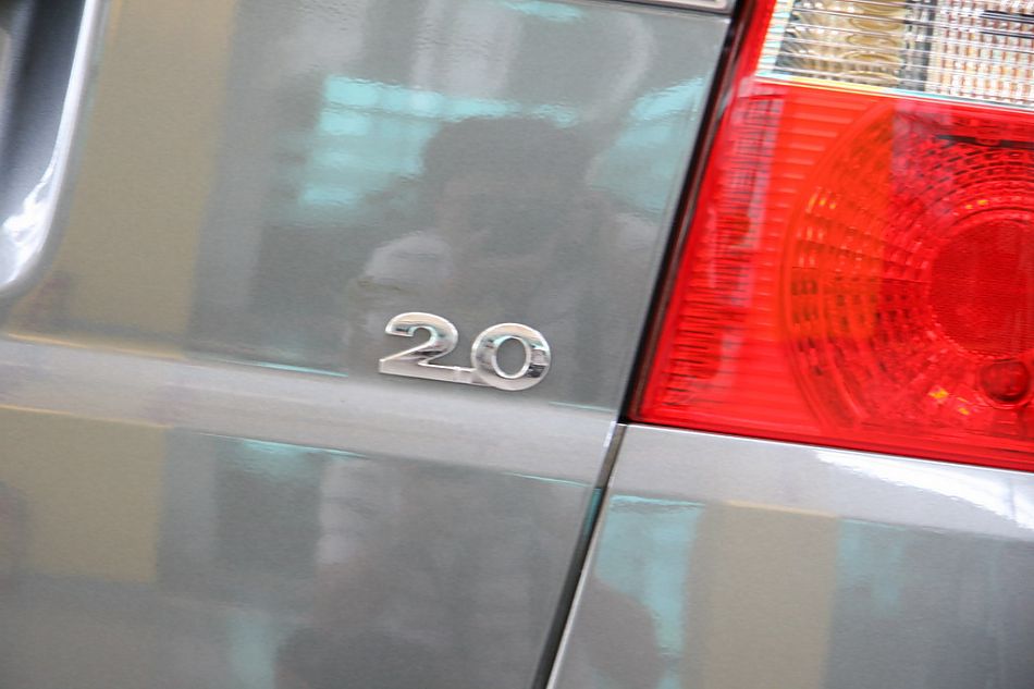 上海大众途安尾部细节