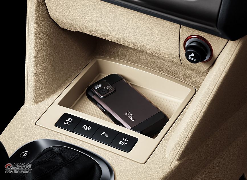 2011款大众途安内饰