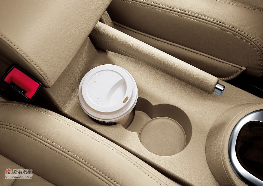 2011款大众途安内饰