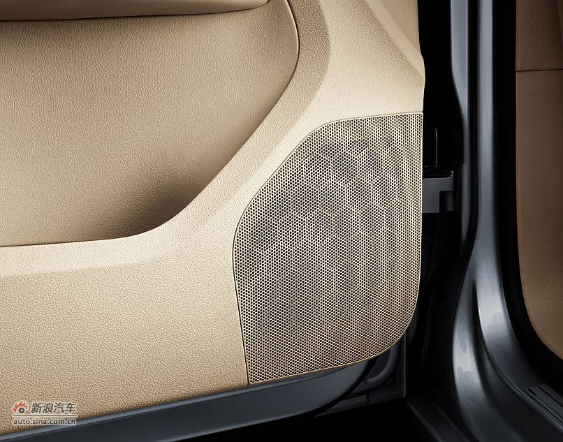 2011款大众途安内饰