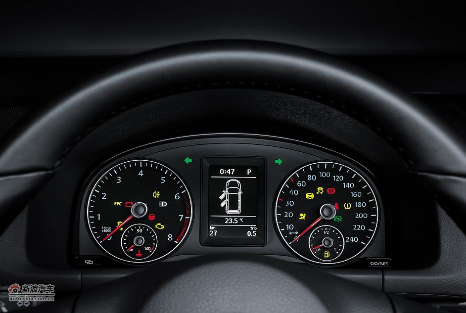 2011款大众途安内饰