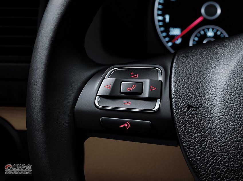 2011款大众途安内饰