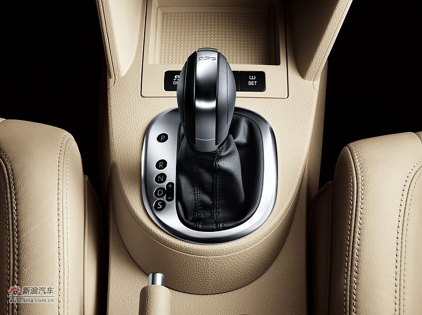 2011款大众途安内饰