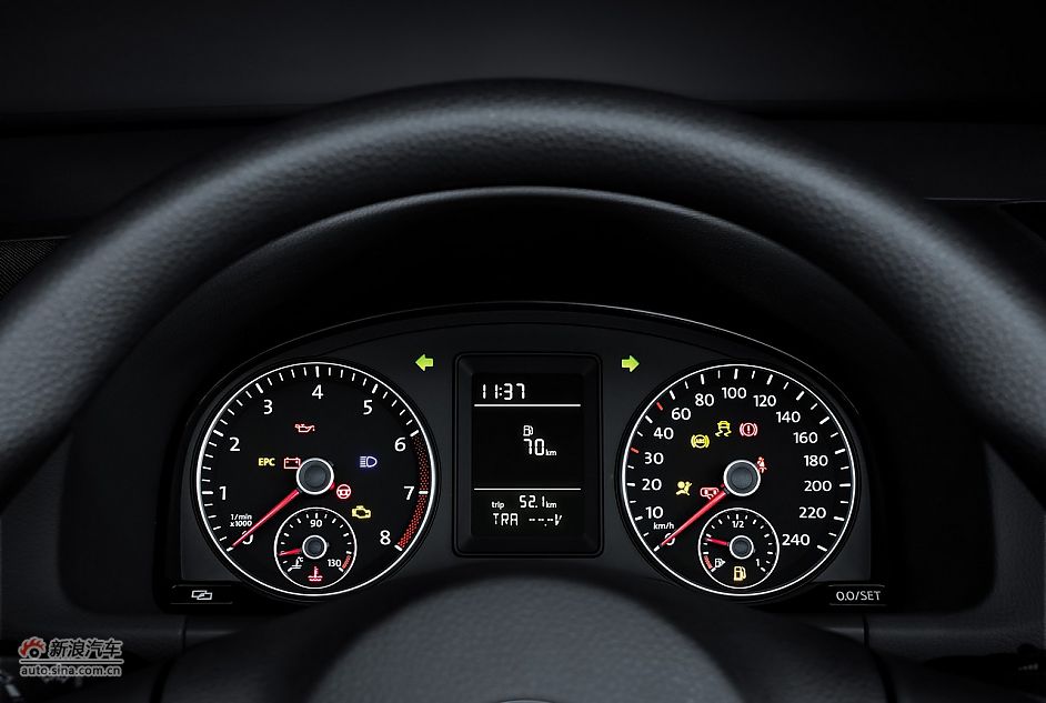 2011款大众途安内饰