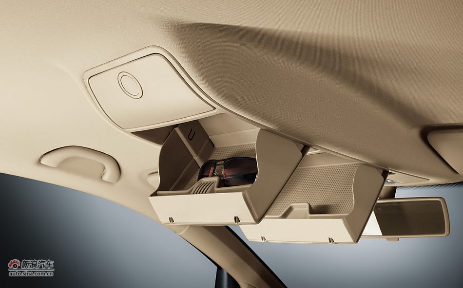 2011款大众途安内饰