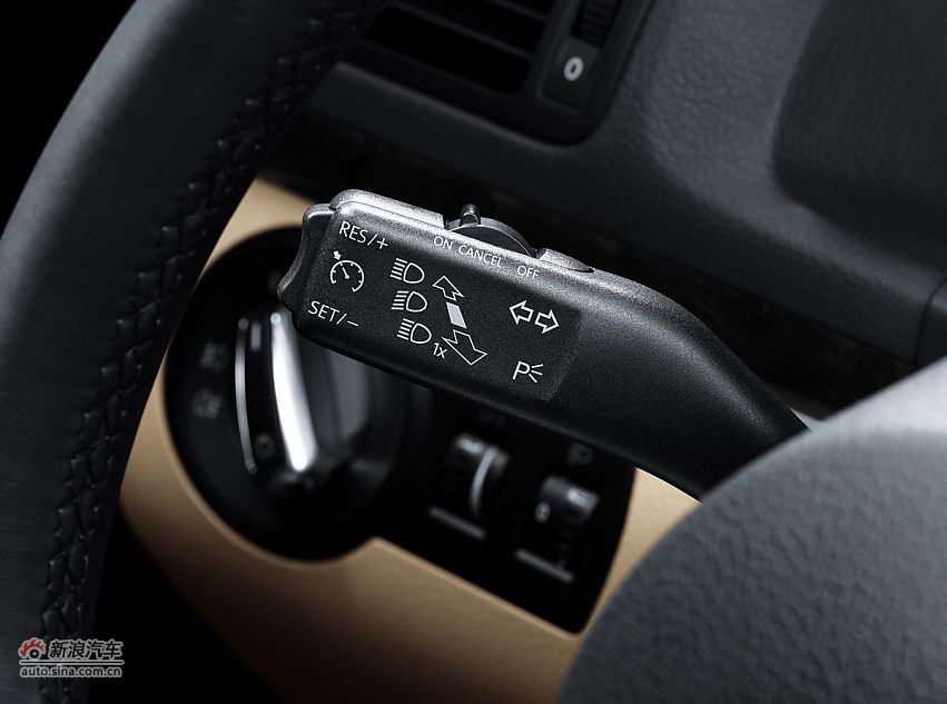 2011款大众途安内饰