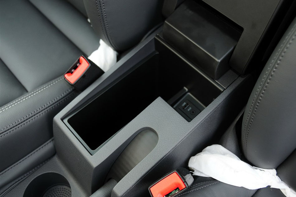 2015款 1.4T 自动30周年纪念版 座椅空间