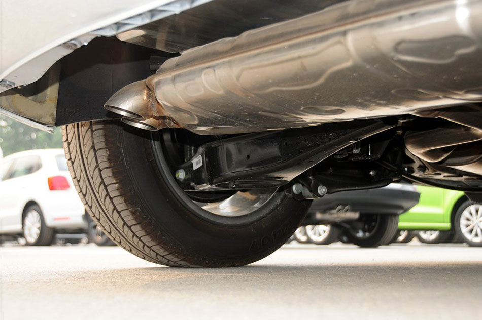 2015款 1.4T 自动30周年纪念版 引擎底盘