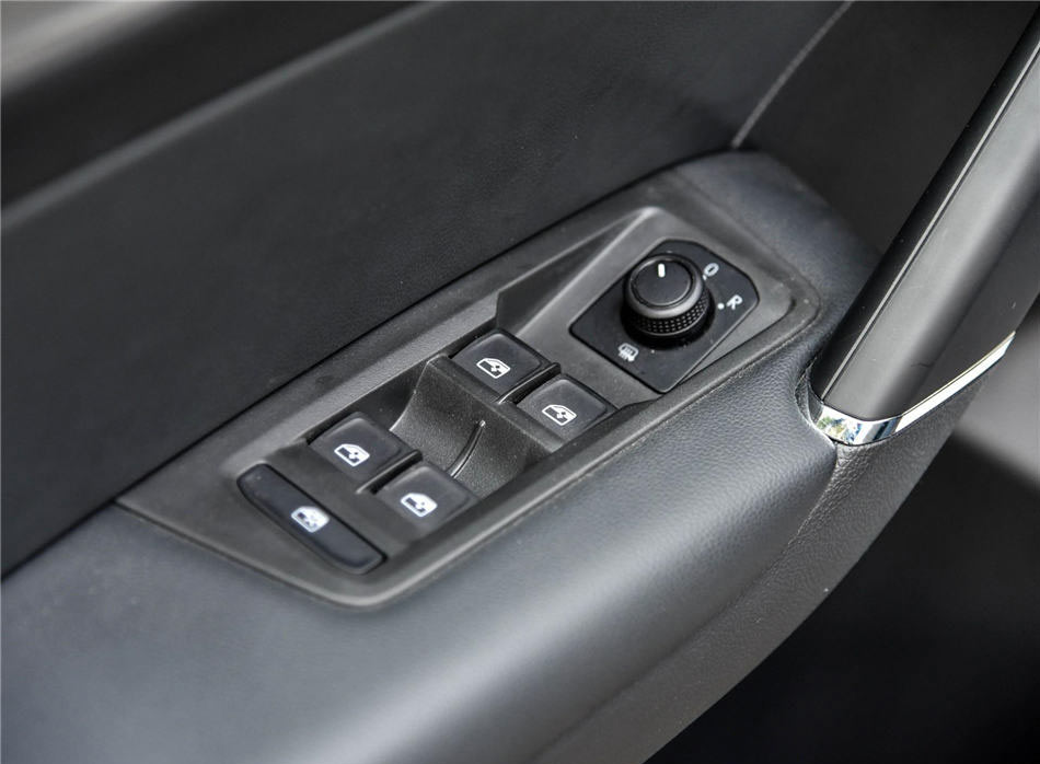 2016款 途安L 280TSI 手动舒适版