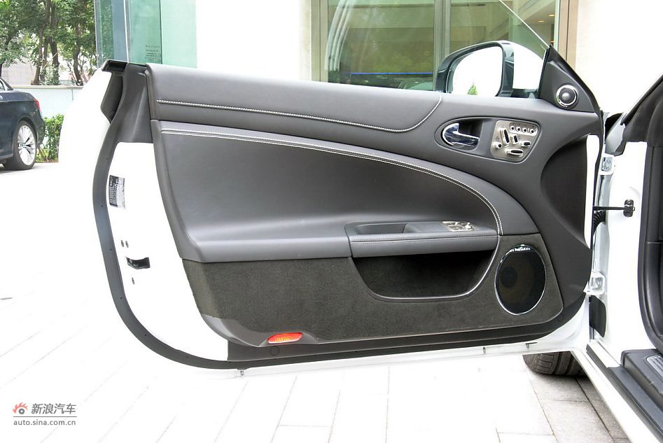 2009款全新捷豹XKR双门跑车
