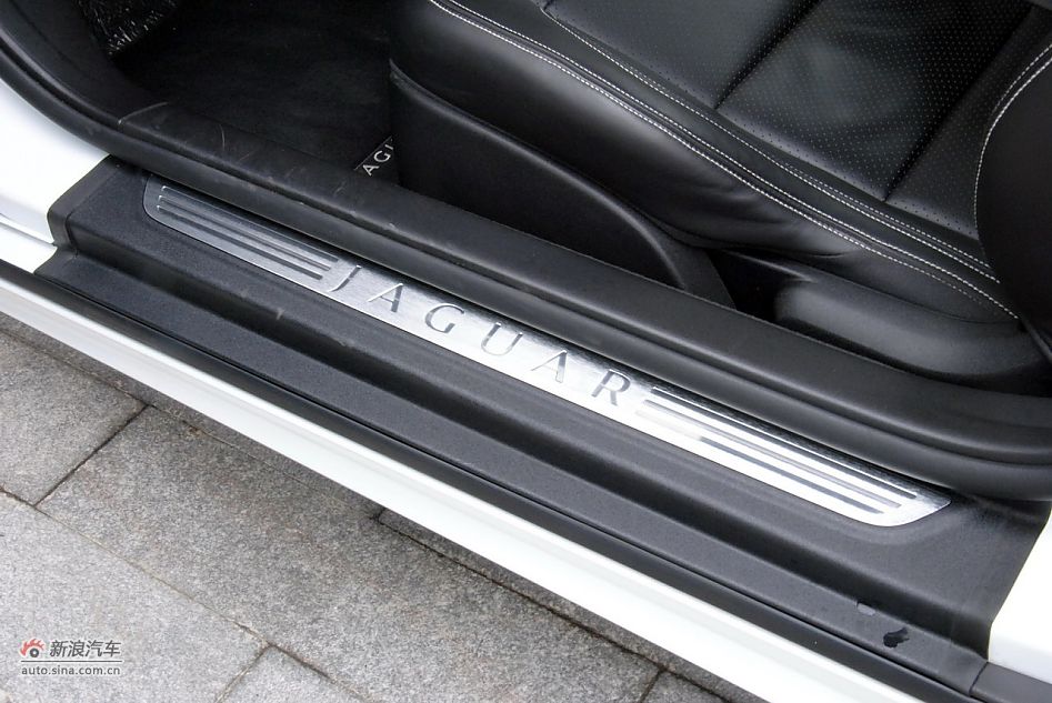 2009款全新捷豹XKR双门跑车