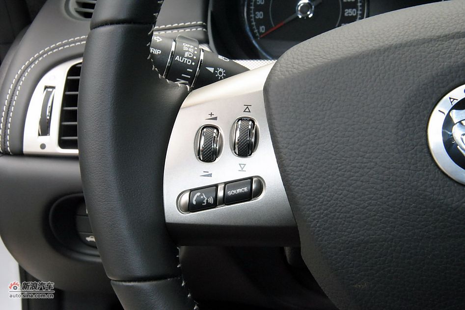 2009款全新捷豹XKR双门跑车