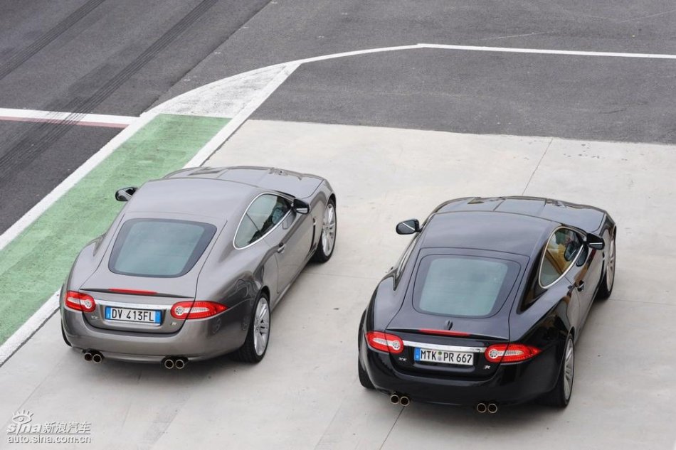 捷豹XKR动态图片