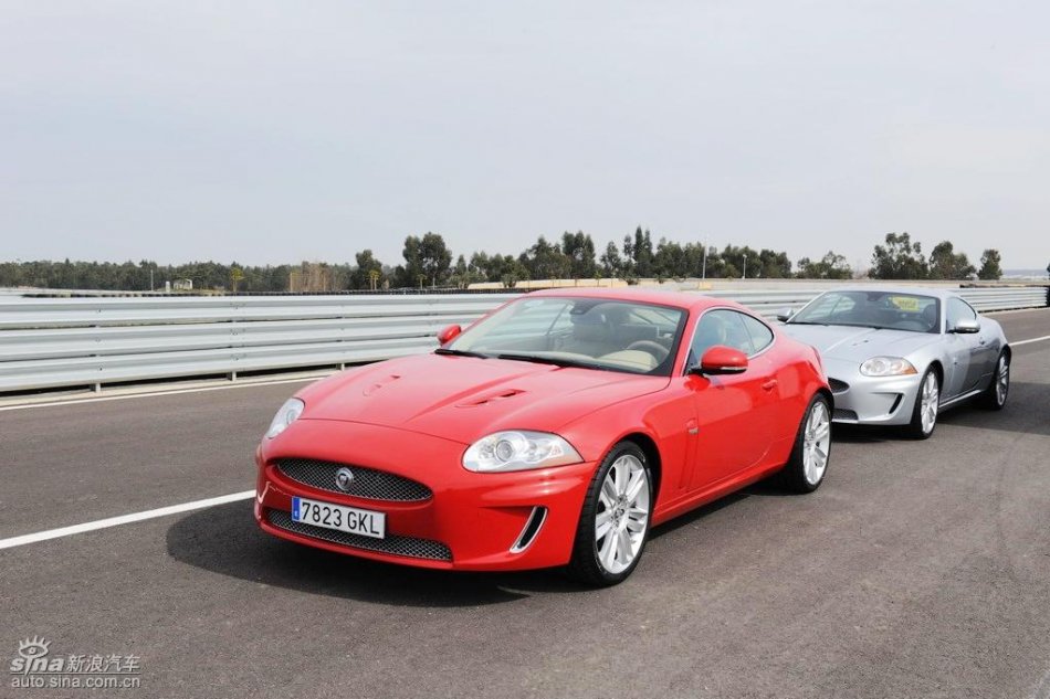 捷豹XKR动态图片