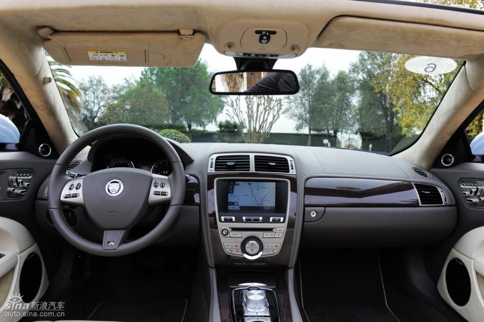 捷豹XKR内饰图片
