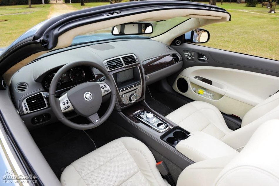 捷豹XKR内饰图片