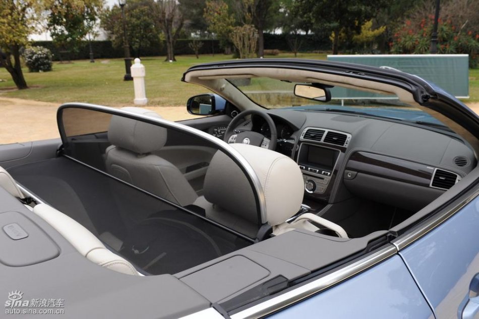 捷豹XKR内饰图片