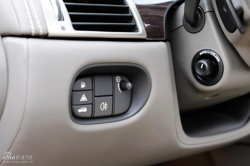 捷豹XKR内饰图片