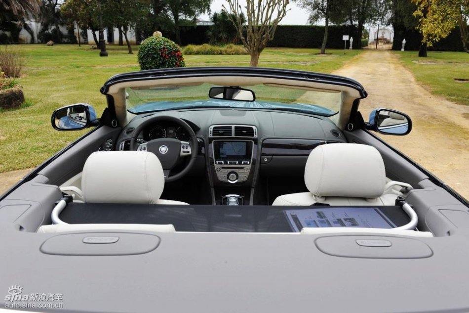 捷豹XKR内饰图片