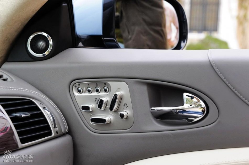 捷豹XKR内饰图片