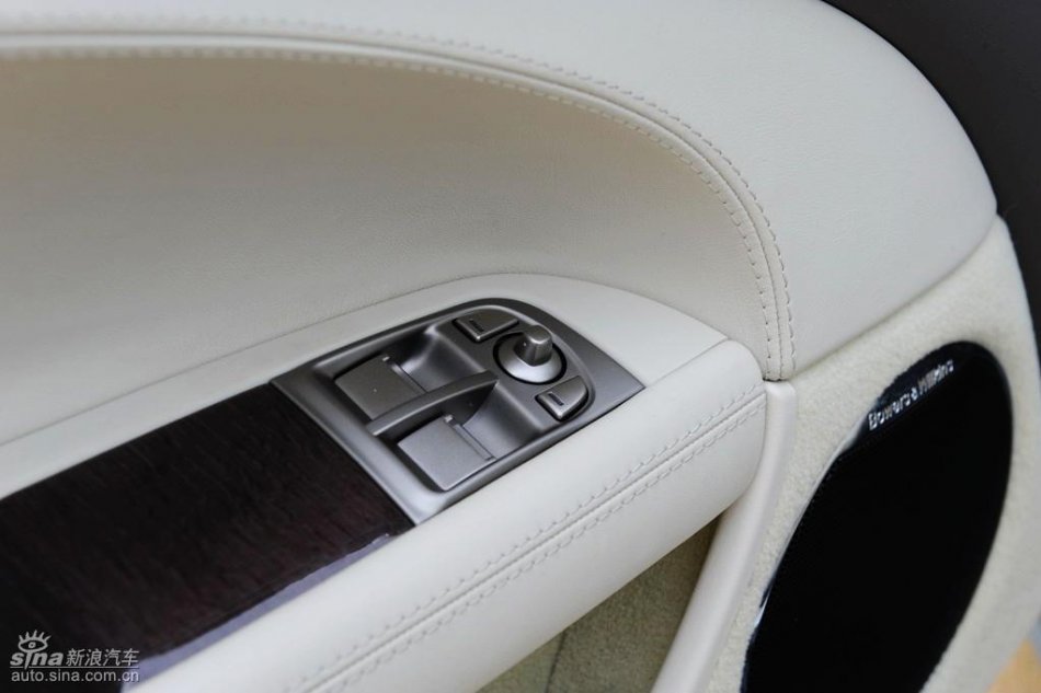 捷豹XKR内饰图片