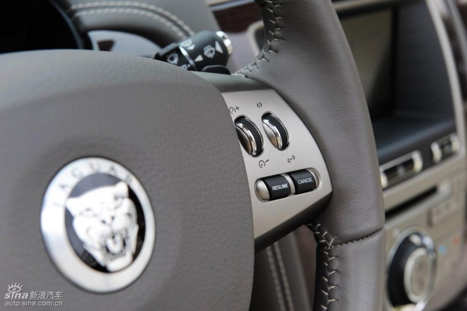 捷豹XKR内饰图片