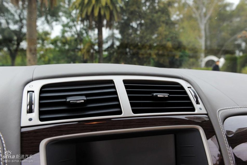 捷豹XKR内饰图片