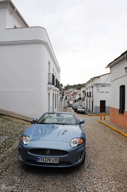 捷豹XKR外观图片