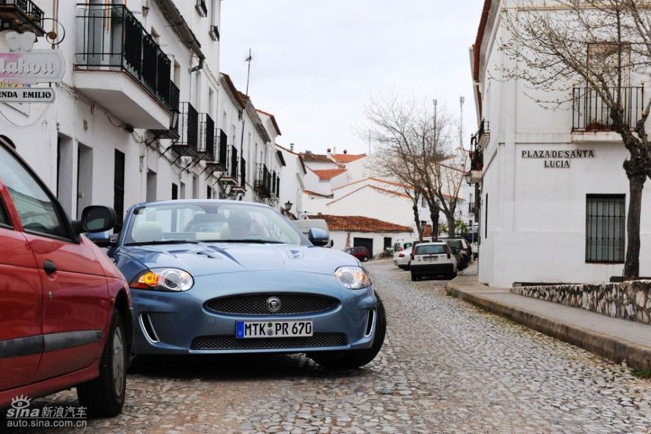 捷豹XKR外观图片