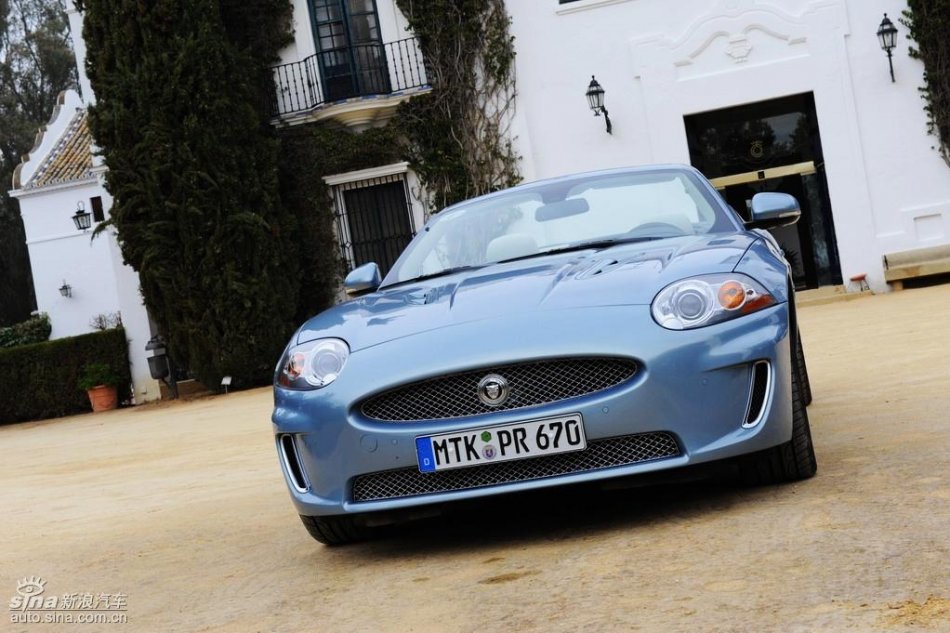 捷豹XKR外观图片