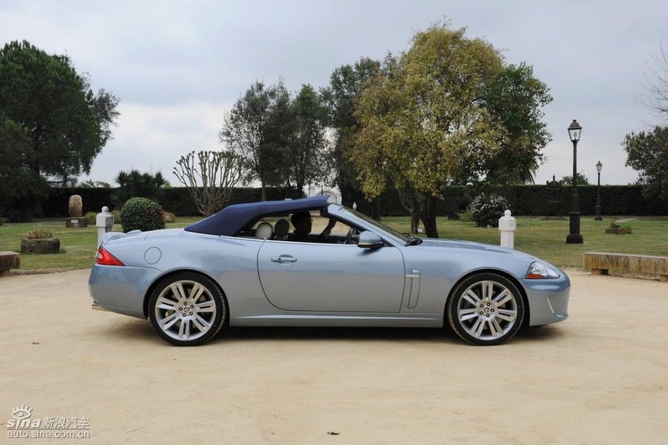 捷豹XKR外观图片