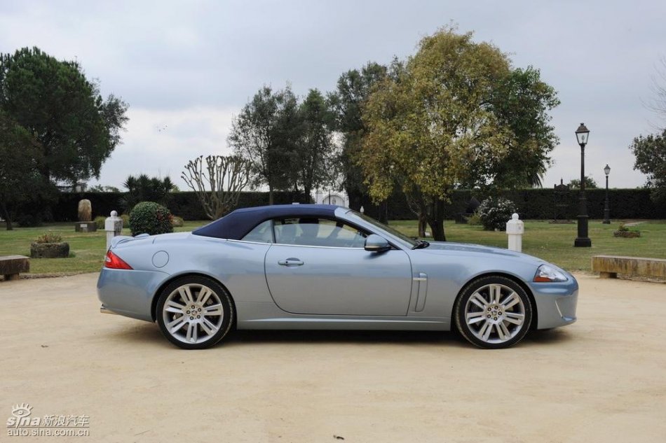 捷豹XKR外观图片
