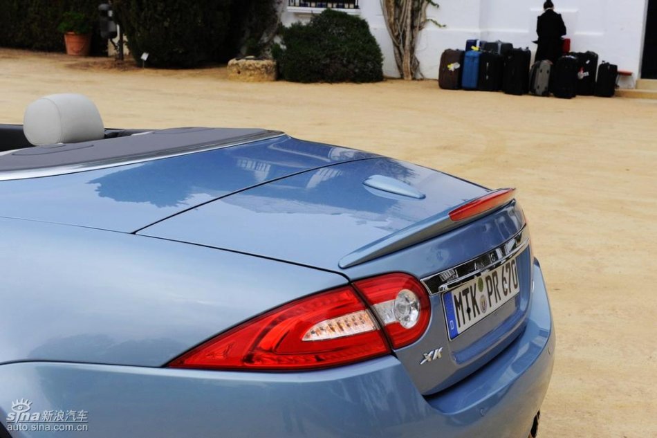 捷豹XKR外观图片