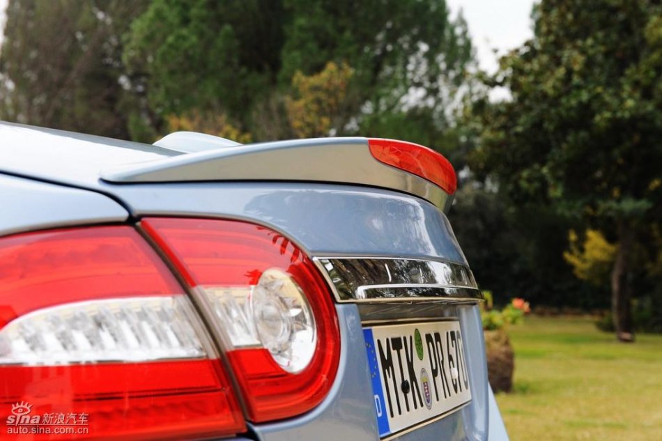 捷豹XKR外观图片