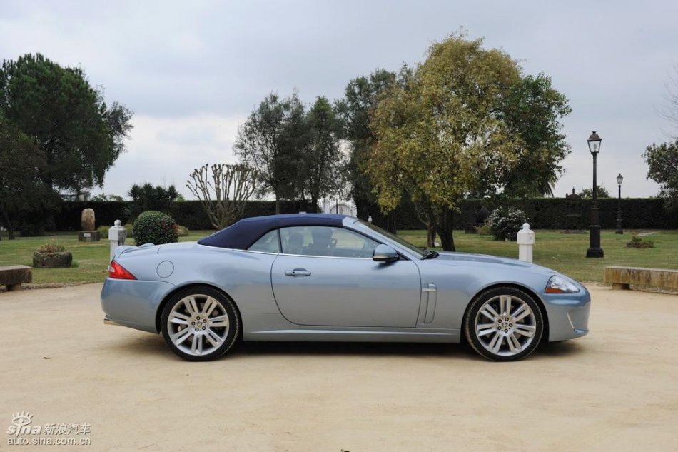 捷豹XKR外观图片