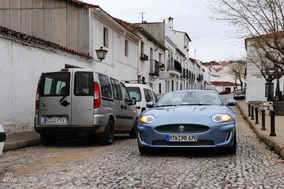 捷豹XKR外观图片