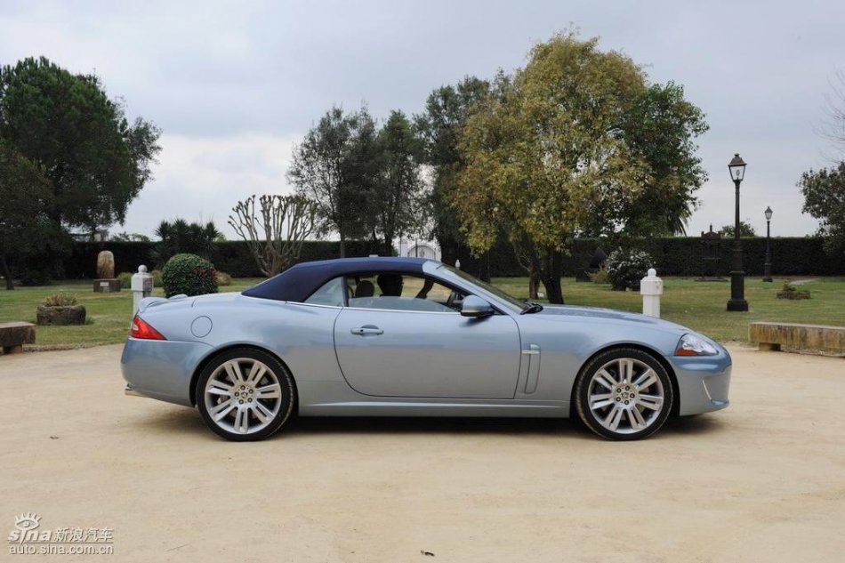 捷豹XKR外观图片