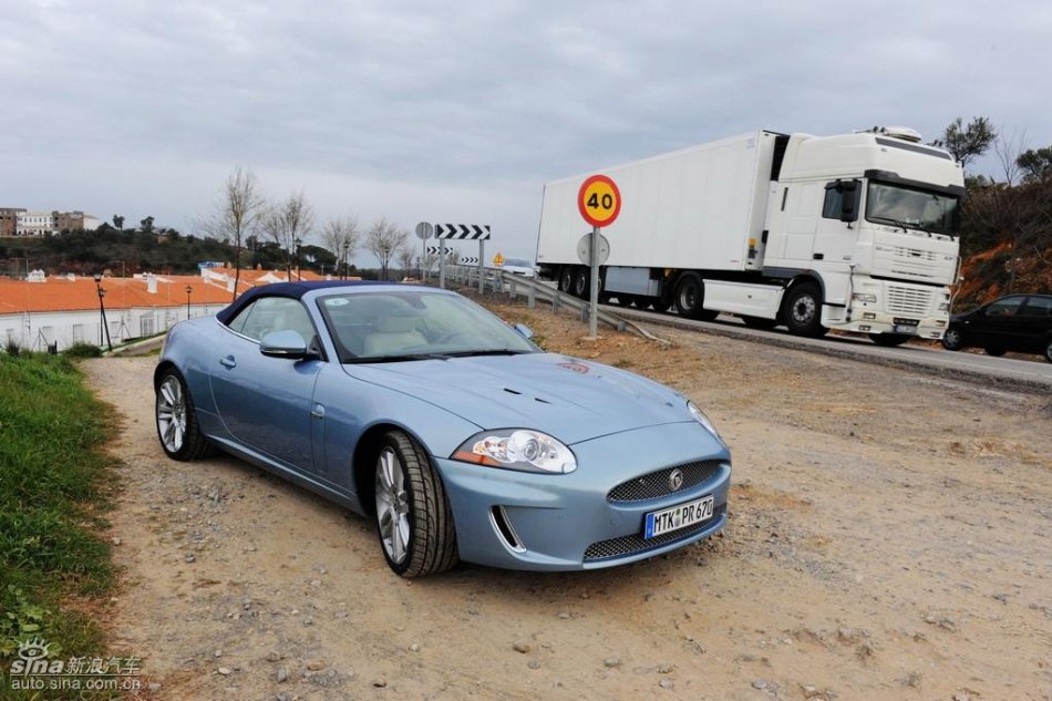 捷豹XKR外观图片
