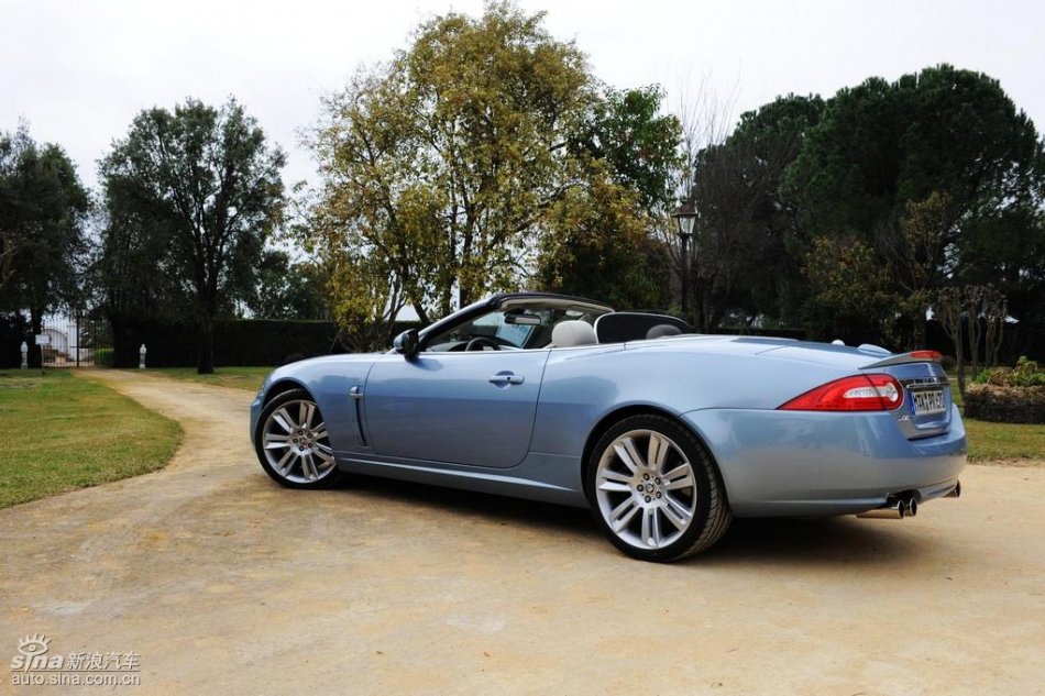 捷豹XKR外观图片