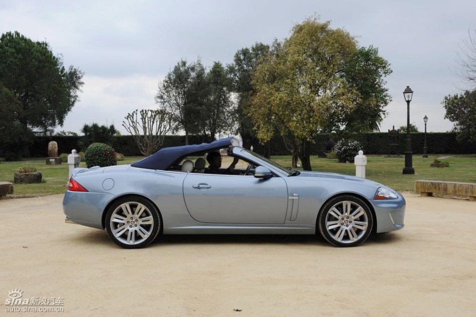 捷豹XKR外观图片