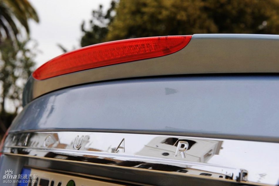 捷豹XKR外观图片