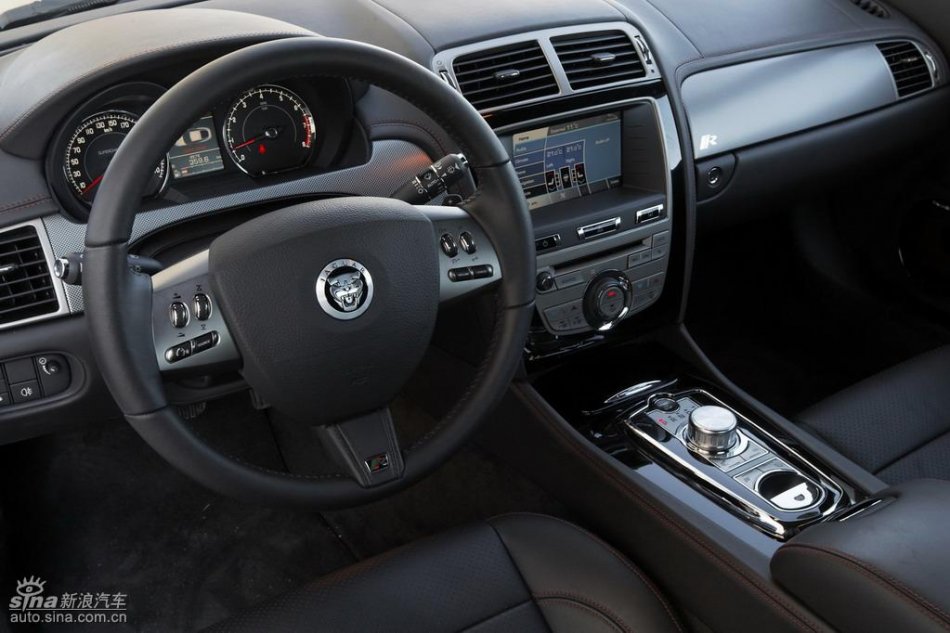 捷豹XKR内饰图片