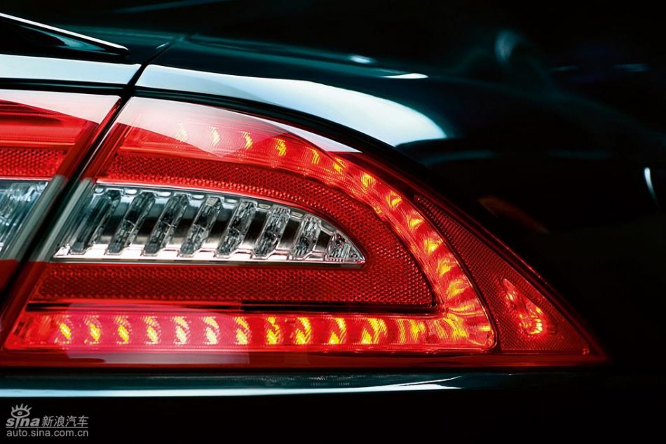 捷豹XKR外观图片