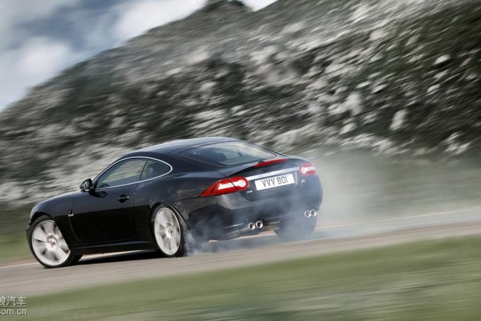 捷豹XKR外观图片