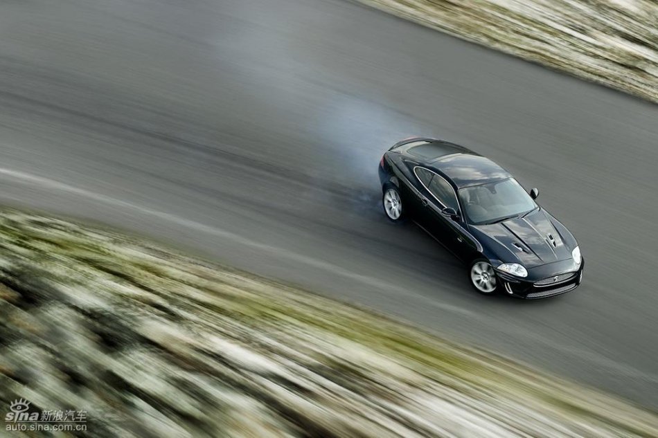 捷豹XKR外观图片