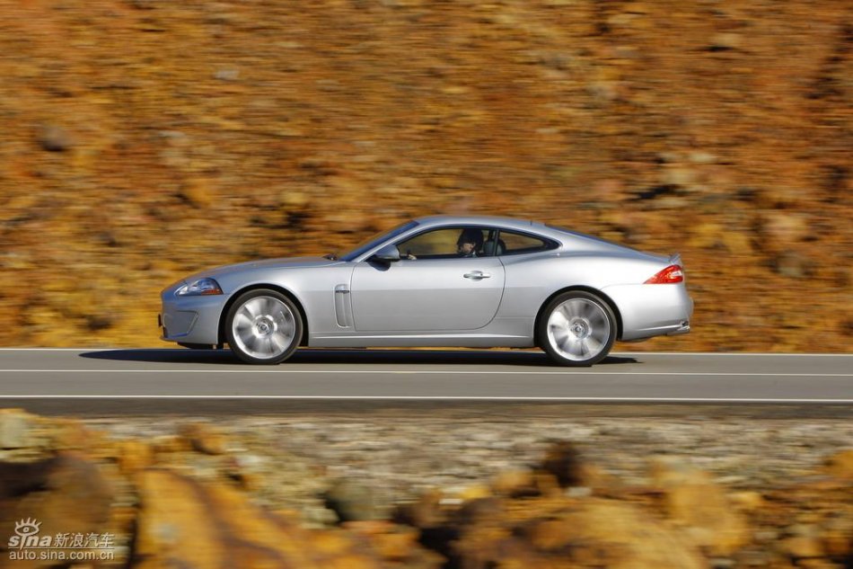 捷豹XKR外观图片